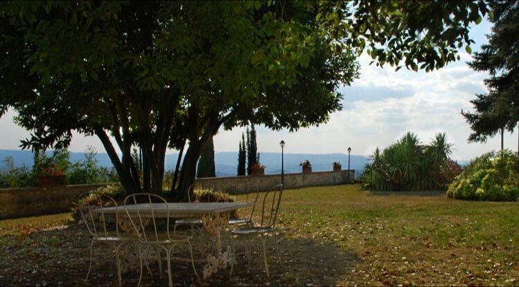 Castello Di Tavolese Hotel Certaldo Luaran gambar